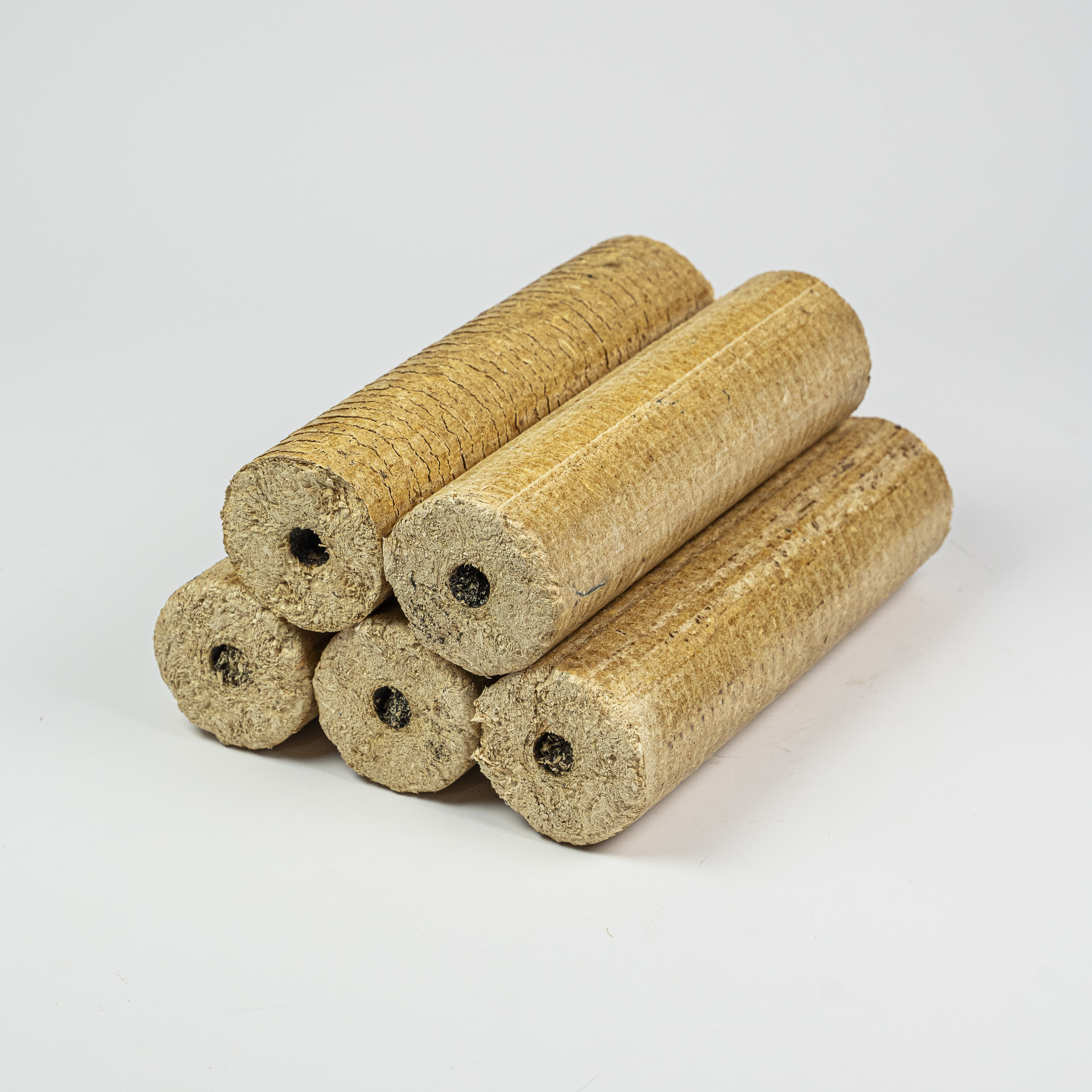 Wholesale kiln-dried firewood — Nestro, Pinikay and RUF Briquettes (BRIQUETTES)